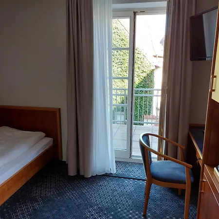 Hotel-restaurant Roter Ochsen 3* 라우하임