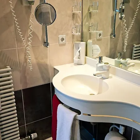 فندق Hotel-restaurant Roter Ochsen Lauchheim
