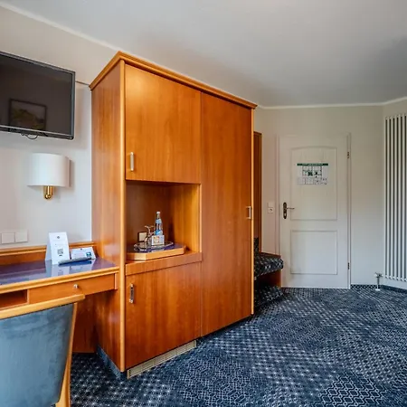 فندق Hotel-restaurant Roter Ochsen Lauchheim