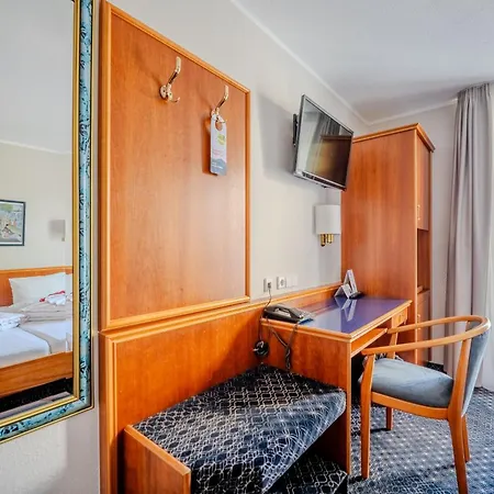 فندق Hotel-restaurant Roter Ochsen Lauchheim