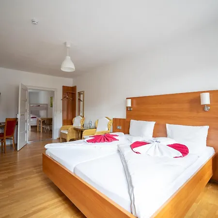 فندق Hotel-restaurant Roter Ochsen Lauchheim
