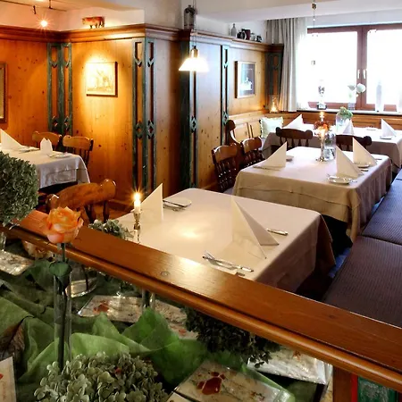 Hotel-restaurant Roter Ochsen فندق 3*